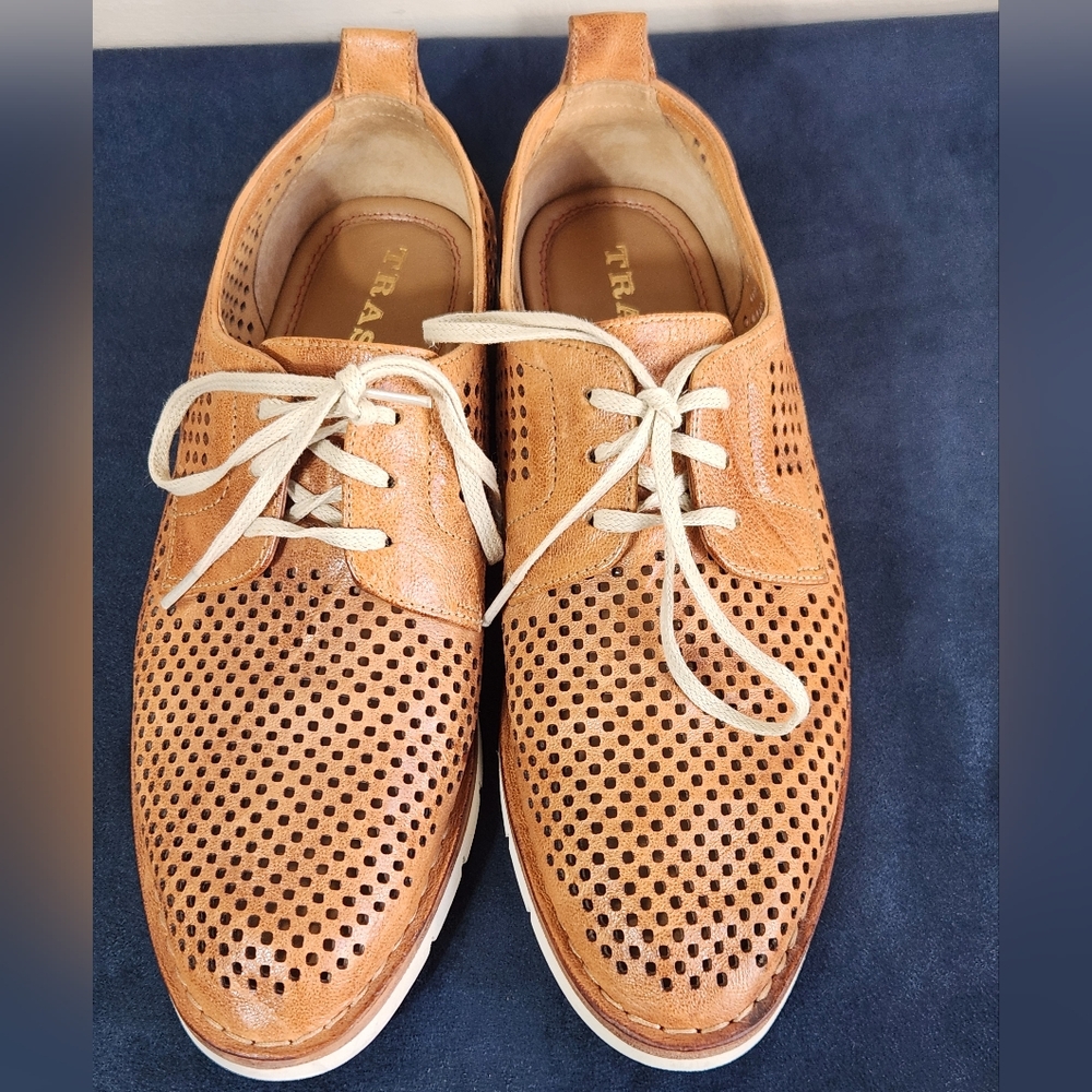 TRAS Women's Tan Leather Shoes, Size 7.5. SKU X05
